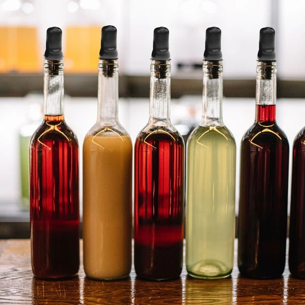 (6 Stück) Ausgießerabdeckung - 80x30x20mm - Schwarz 5 (6 Stück) Ausgießerabdeckung - 80x30x20mm - Schwarz – Bild 3